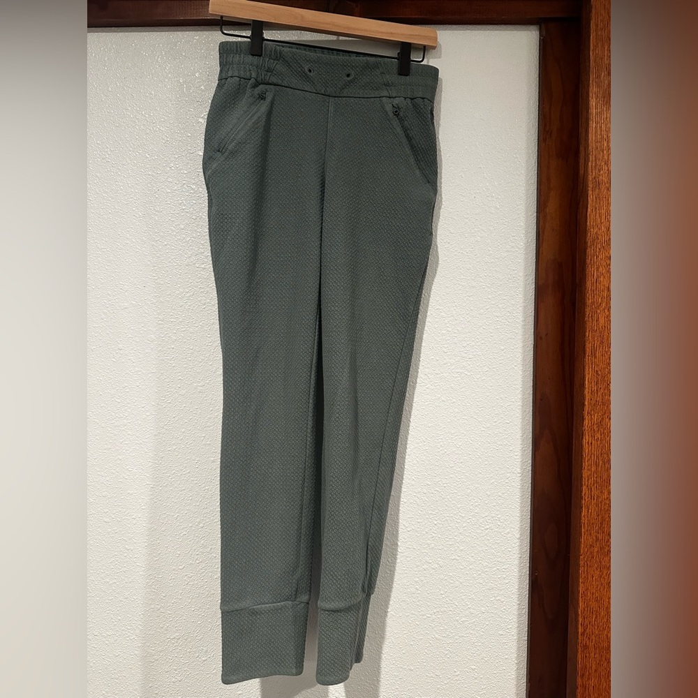 7 Diamonds Women’s “Restoration” Green Textured Jogger Pants Size XS